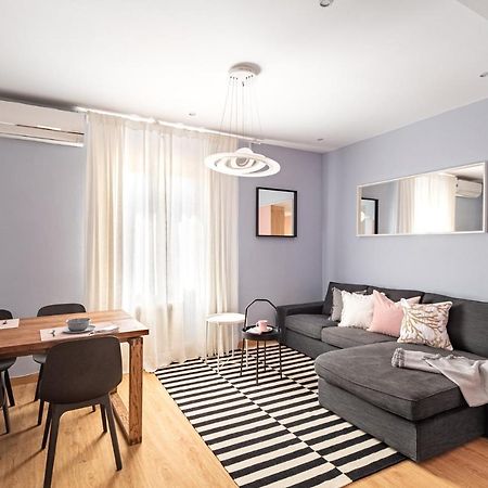Three Bedrooms Apartment Barcelona Exteriör bild