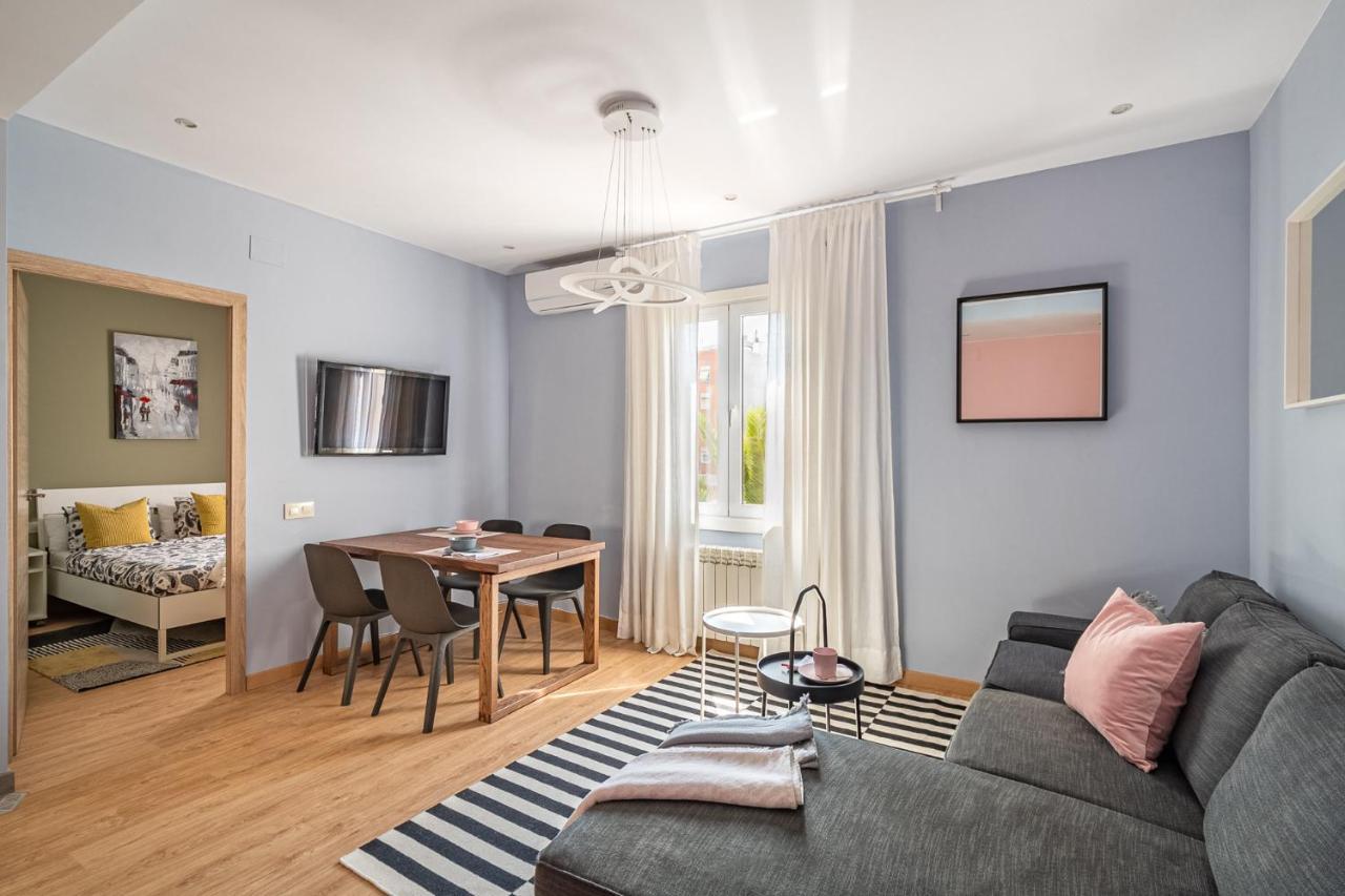 Three Bedrooms Apartment Barcelona Exteriör bild