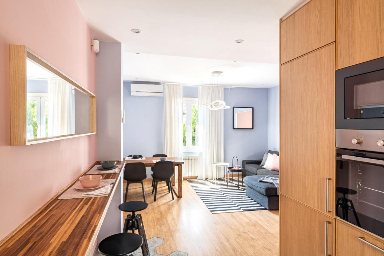 Three Bedrooms Apartment Barcelona Exteriör bild