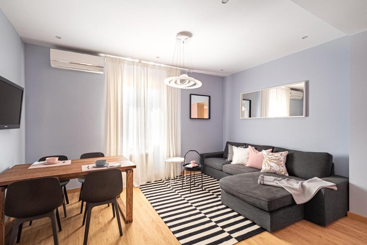 Three Bedrooms Apartment Barcelona Exteriör bild