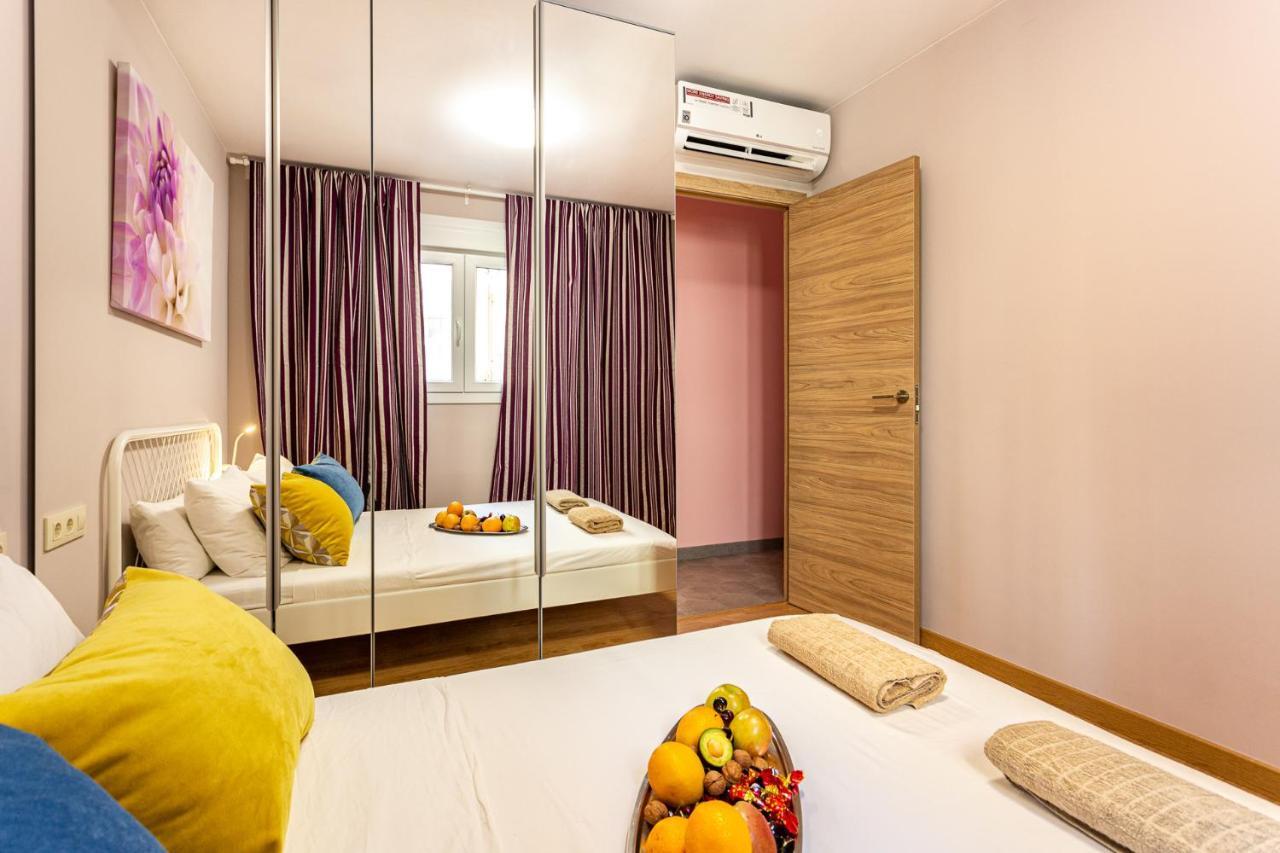 Three Bedrooms Apartment Barcelona Exteriör bild