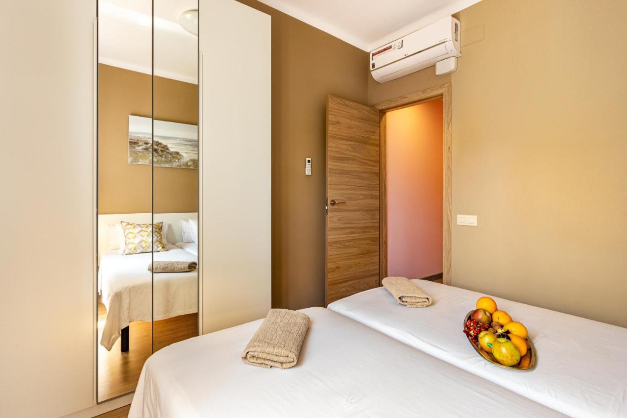 Three Bedrooms Apartment Barcelona Exteriör bild