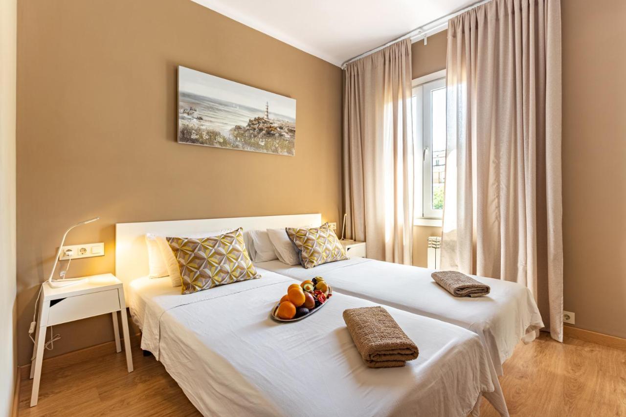 Three Bedrooms Apartment Barcelona Exteriör bild
