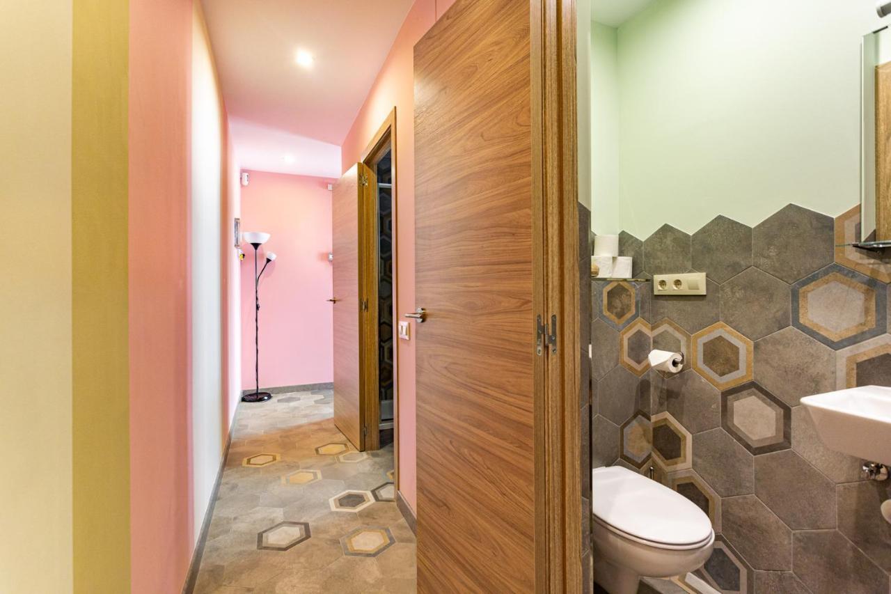 Three Bedrooms Apartment Barcelona Exteriör bild