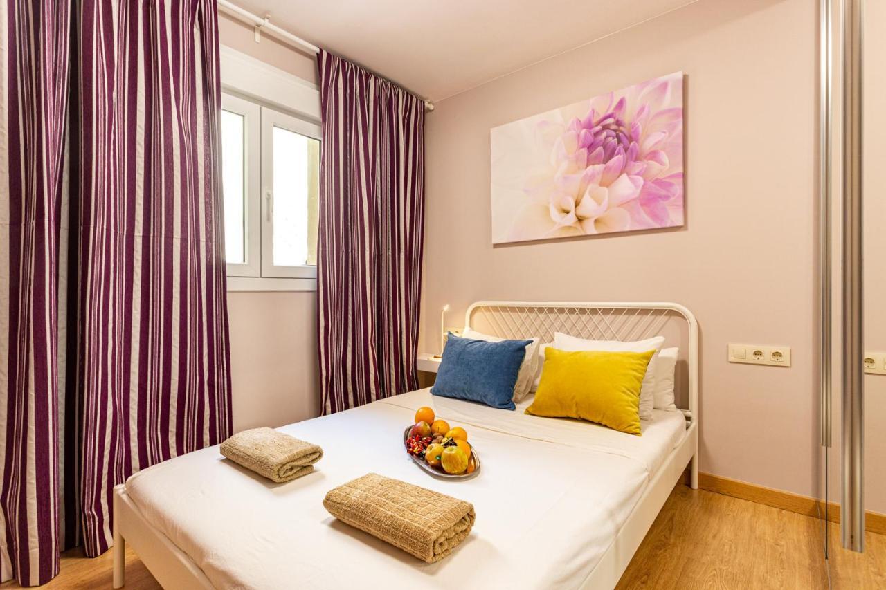 Three Bedrooms Apartment Barcelona Exteriör bild