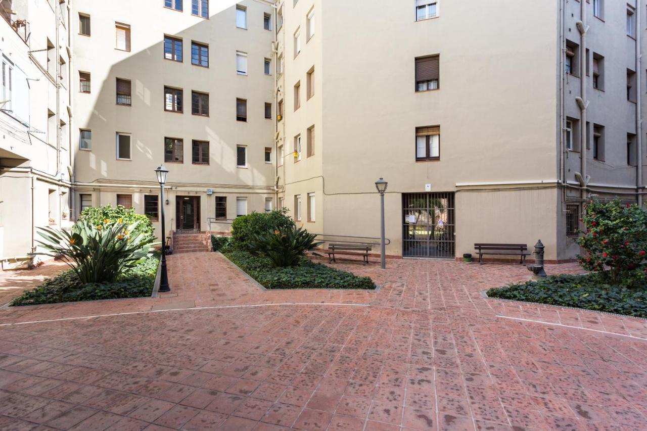 Three Bedrooms Apartment Barcelona Exteriör bild